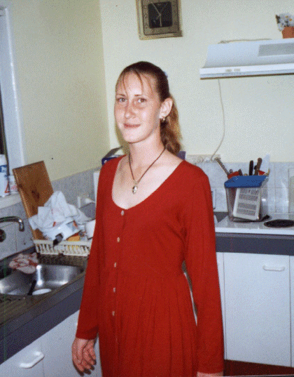 angela.gif (135602 bytes)