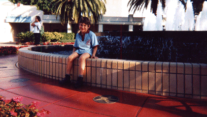 mic-founton.gif (73403 bytes)